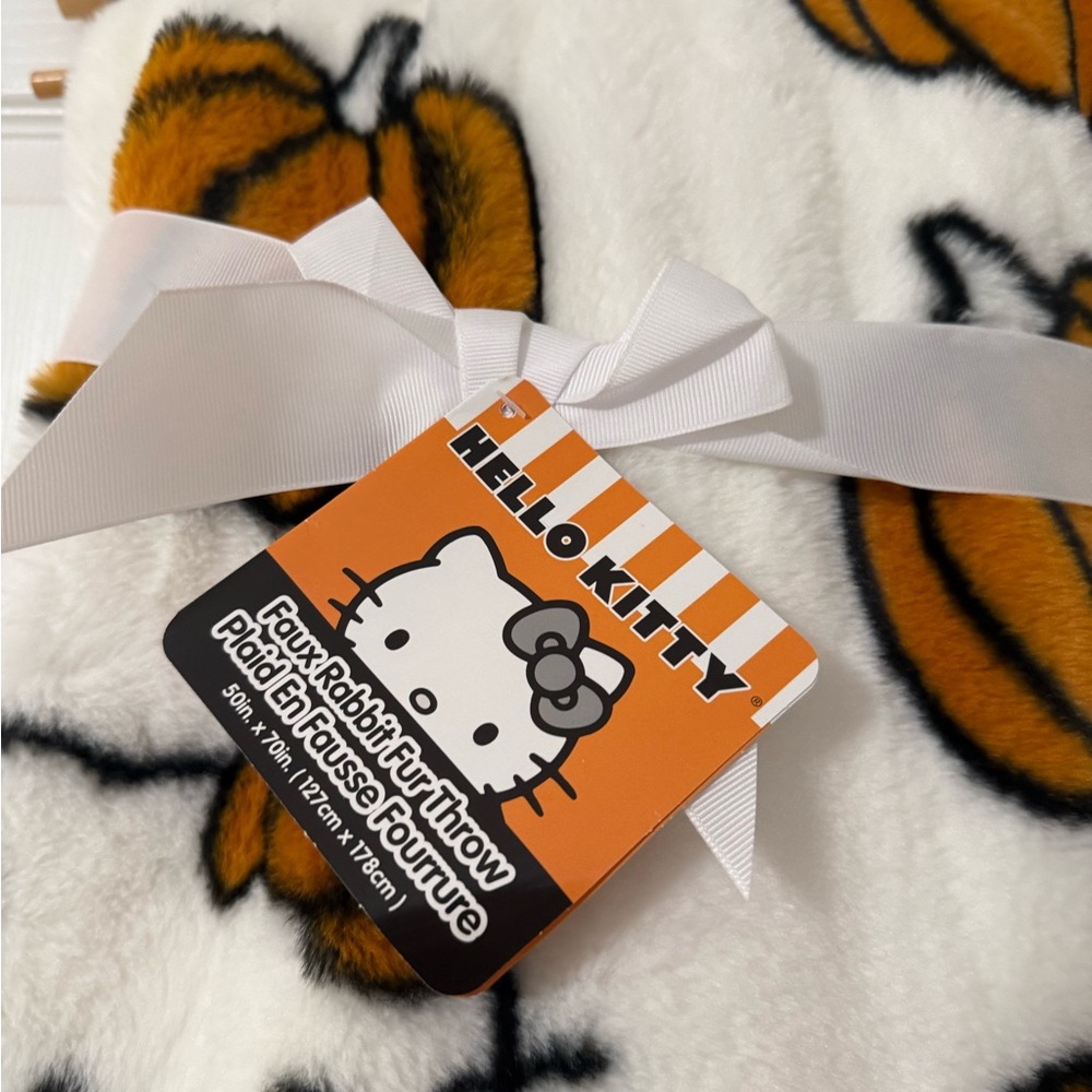 Hello Kitty pumpkin throw - Picture 2 of 2